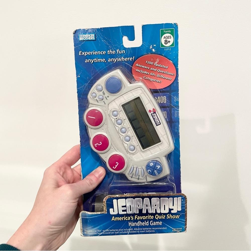 NIB Vintage 2000’s Jeopardy handheld game